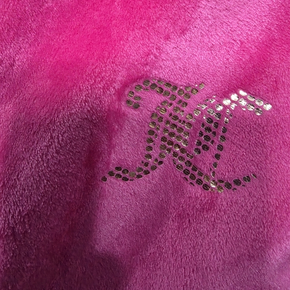 Juicy Couture Plush Printed Throw - Picture 5 of 8